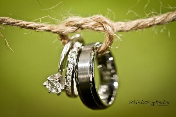 WEDDING RING PHOTOGRAPHY TIPS